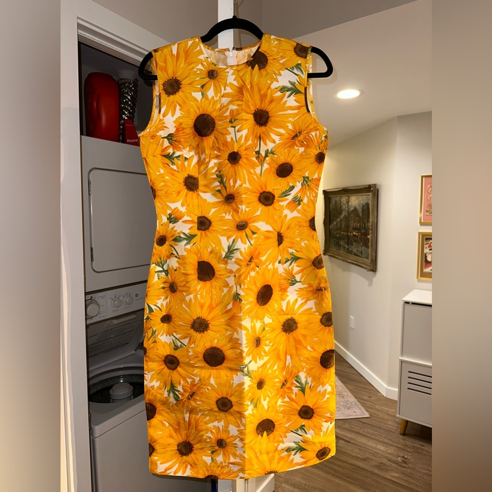 DOLCE & GABBANA 100% silk size 6 dress